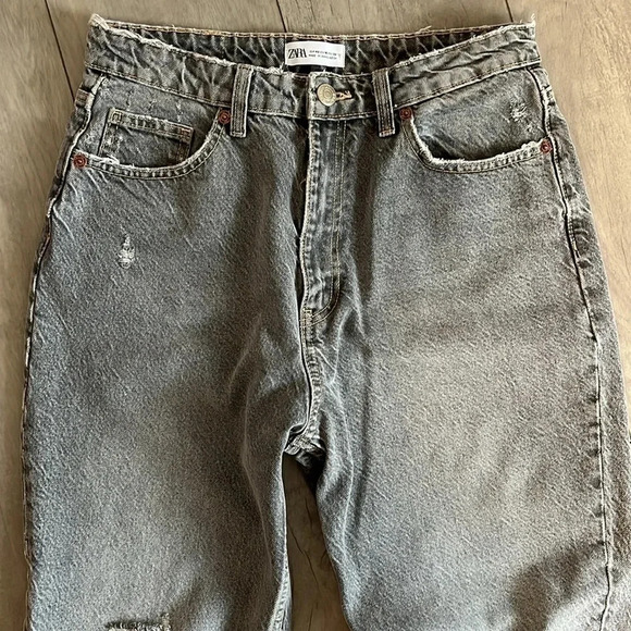 High-Rise Mom Fit Grey Distressed Denim Jeans, Size 10 - Picture 2 of 9